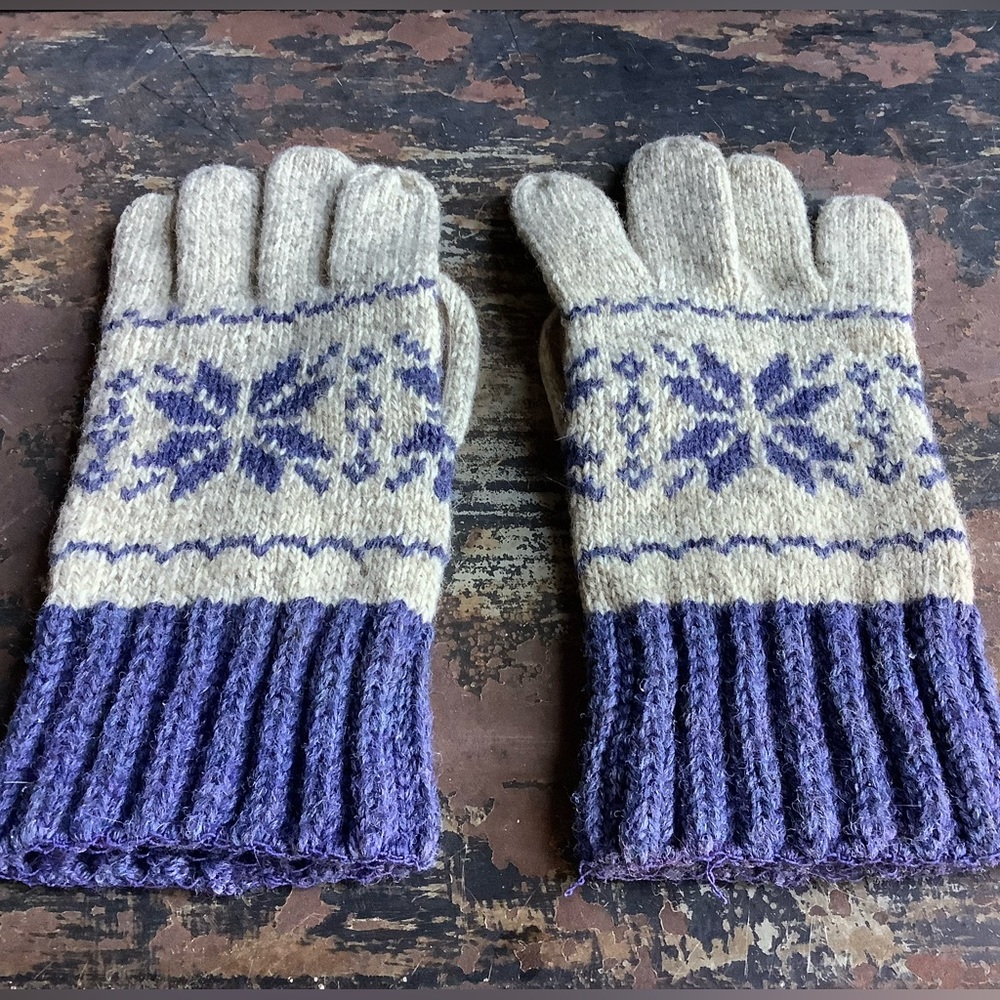 Vintage Knitted Snowflake Gloves Suede Insets